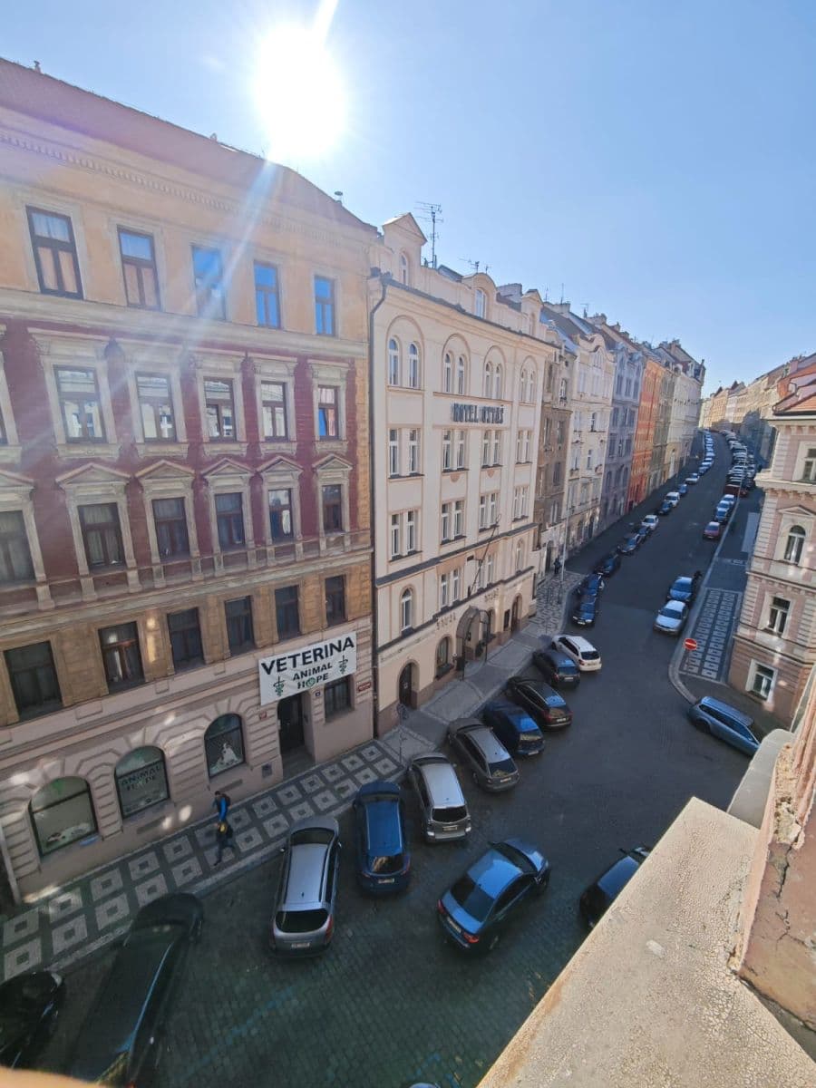 Prenájom bytu 40 m², Orebitská, Praha, Praha Prenájom bytu 40 m², Orebitská, Praha, Praha