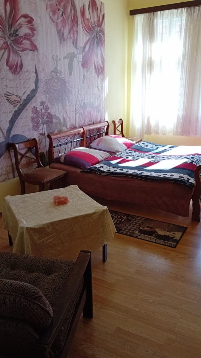 Prenájom bytu 40 m², Orebitská, Praha, Praha Prenájom bytu 40 m², Orebitská, Praha, Praha