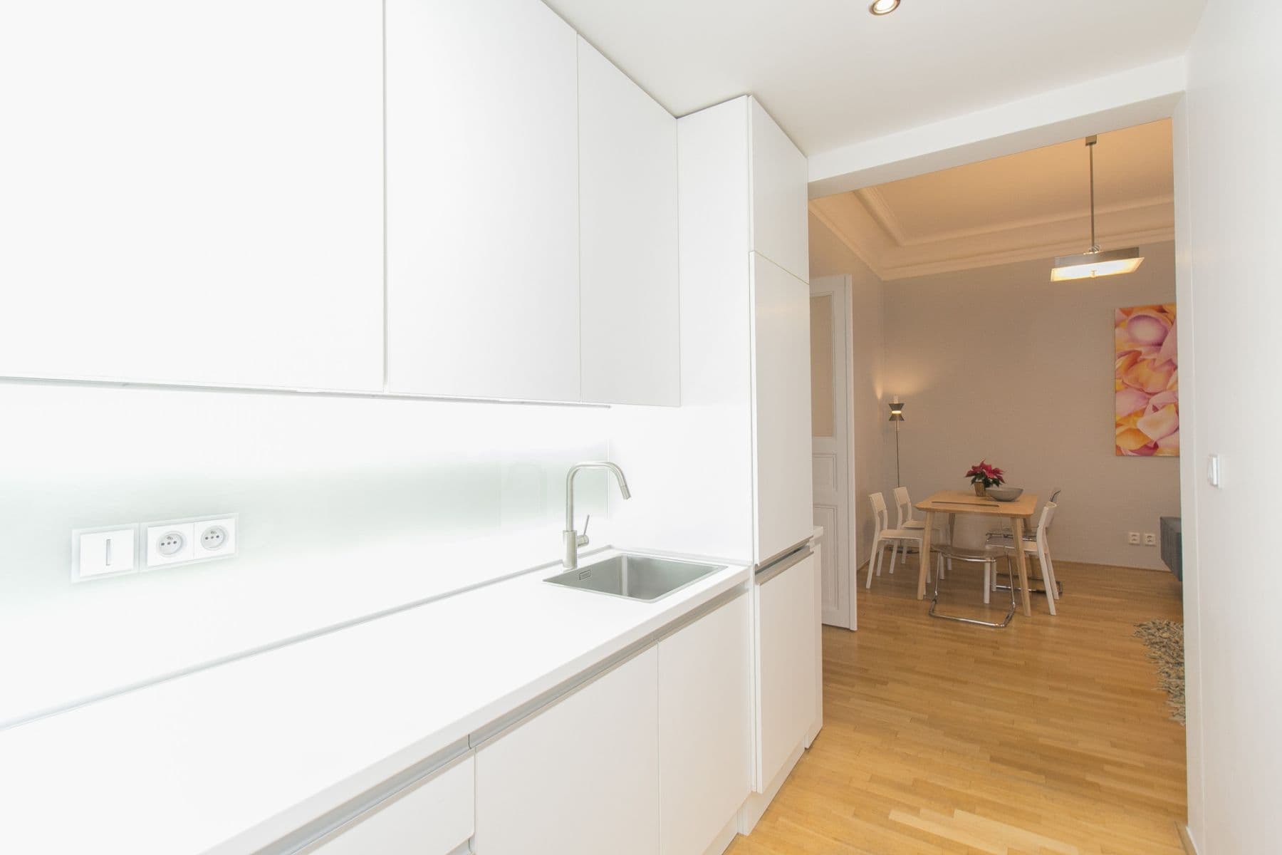 Prenájom bytu 85 m², Chodská, Praha, Praha Prenájom bytu 85 m², Chodská, Praha, Praha