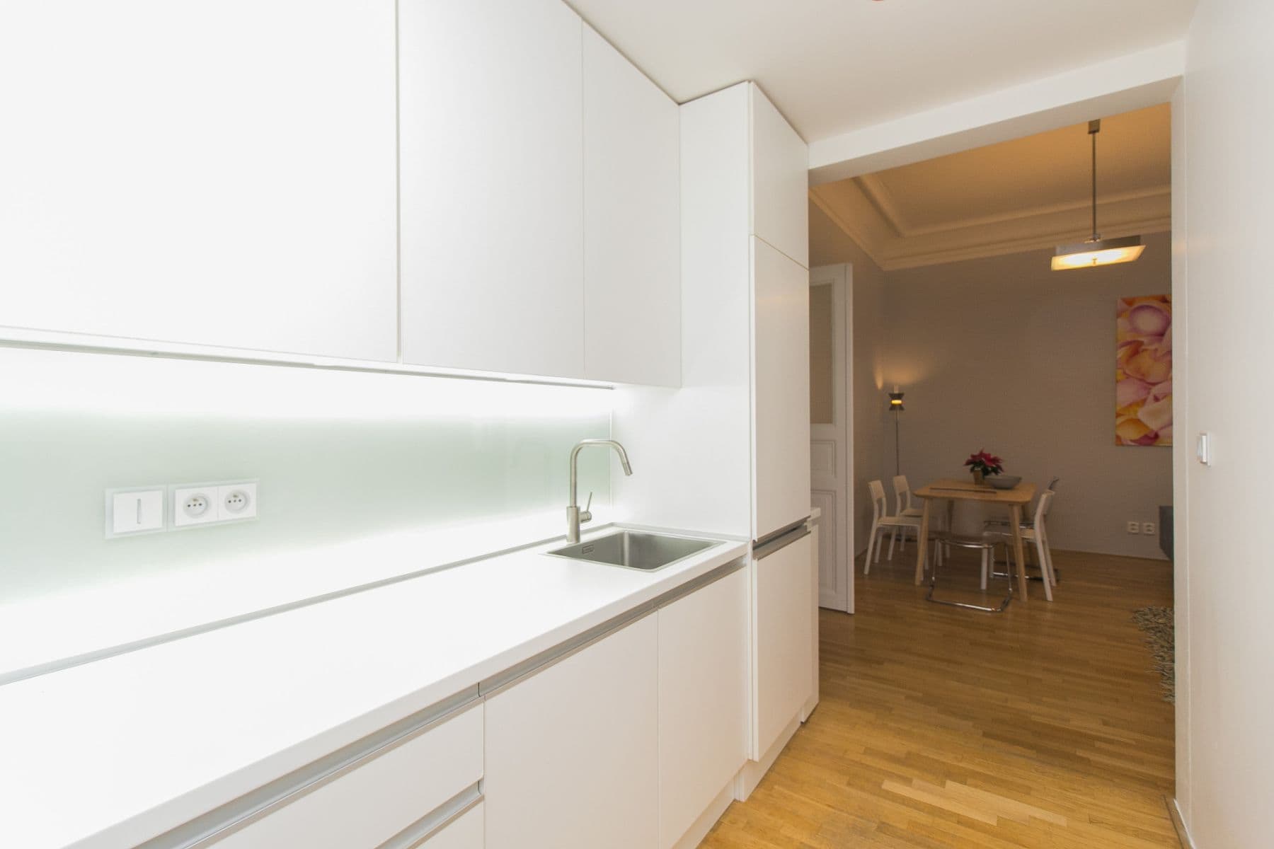 Prenájom bytu 85 m², Chodská, Praha, Praha Prenájom bytu 85 m², Chodská, Praha, Praha