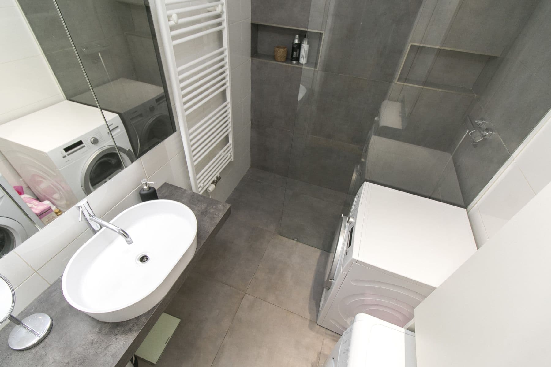 Prenájom bytu 85 m², Chodská, Praha, Praha Prenájom bytu 85 m², Chodská, Praha, Praha