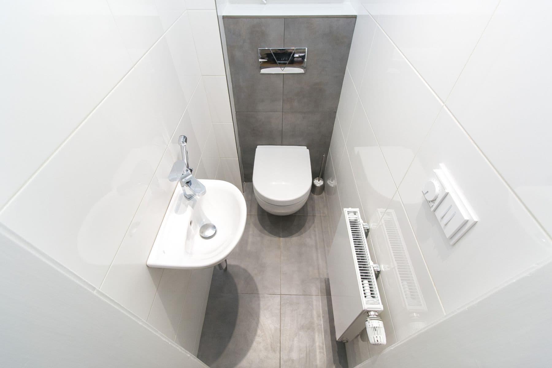 Prenájom bytu 85 m², Chodská, Praha, Praha Prenájom bytu 85 m², Chodská, Praha, Praha