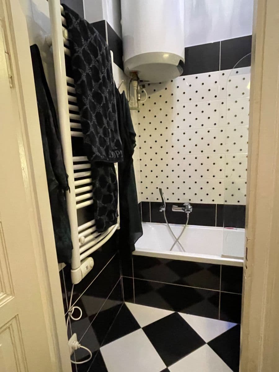 Prenájom bytu 2-izbový 56 m², Kamenická, Praha, Praha Prenájom bytu 2-izbový 56 m², Kamenická, Praha, Praha