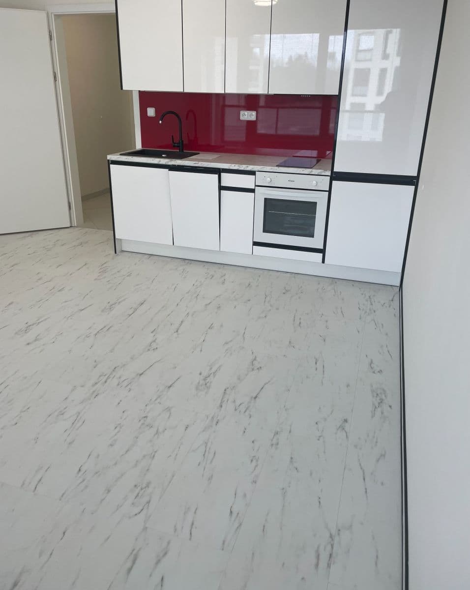 Prenájom bytu 1-izbový 38 m², Gollové, Praha, Praha Prenájom bytu 1-izbový 38 m², Gollové, Praha, Praha