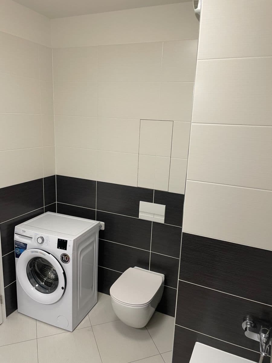 Prenájom bytu 1-izbový 38 m², Gollové, Praha, Praha Prenájom bytu 1-izbový 38 m², Gollové, Praha, Praha