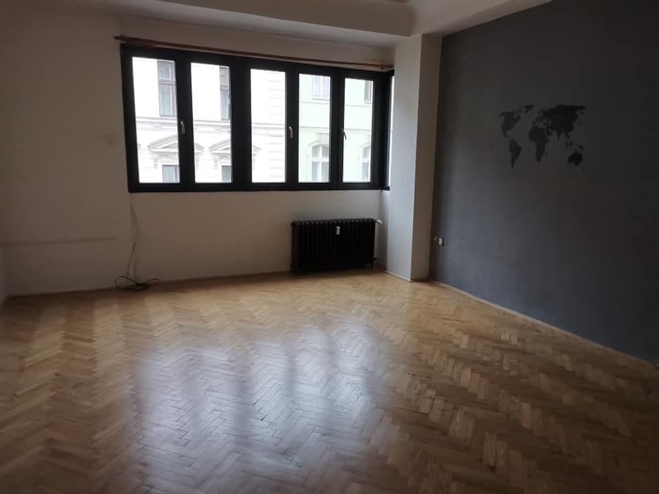Prenájom bytu 4-izbový 110 m², Hálkova, Praha, Praha Prenájom bytu 4-izbový 110 m², Hálkova, Praha, Praha