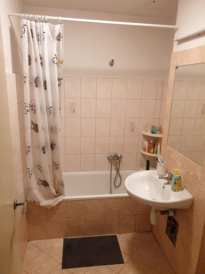 Prenájom bytu 4-izbový 110 m², Hálkova, Praha, Praha Prenájom bytu 4-izbový 110 m², Hálkova, Praha, Praha