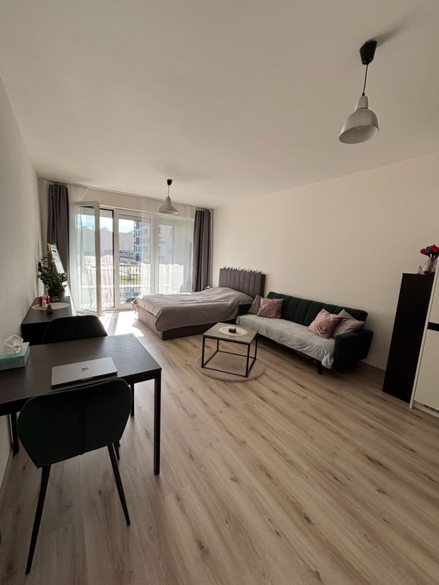 Prenájom bytu 1-izbový 35 m², Poděbradská, Praha, Praha Prenájom bytu 1-izbový 35 m², Poděbradská, Praha, Praha