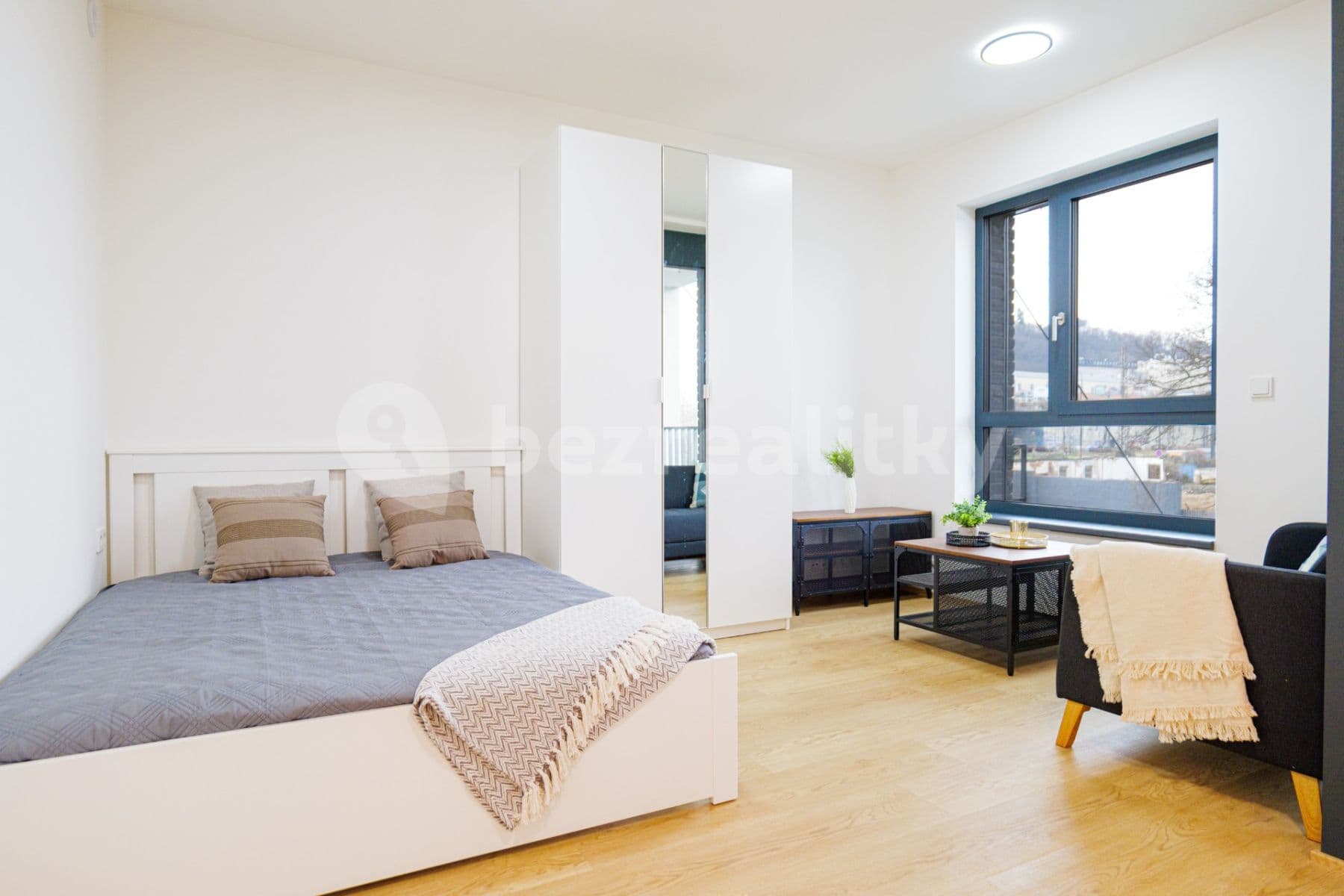Prenájom bytu 1-izbový 34 m², U Lihovaru, Praha, Praha Prenájom bytu 1-izbový 34 m², U Lihovaru, Praha, Praha