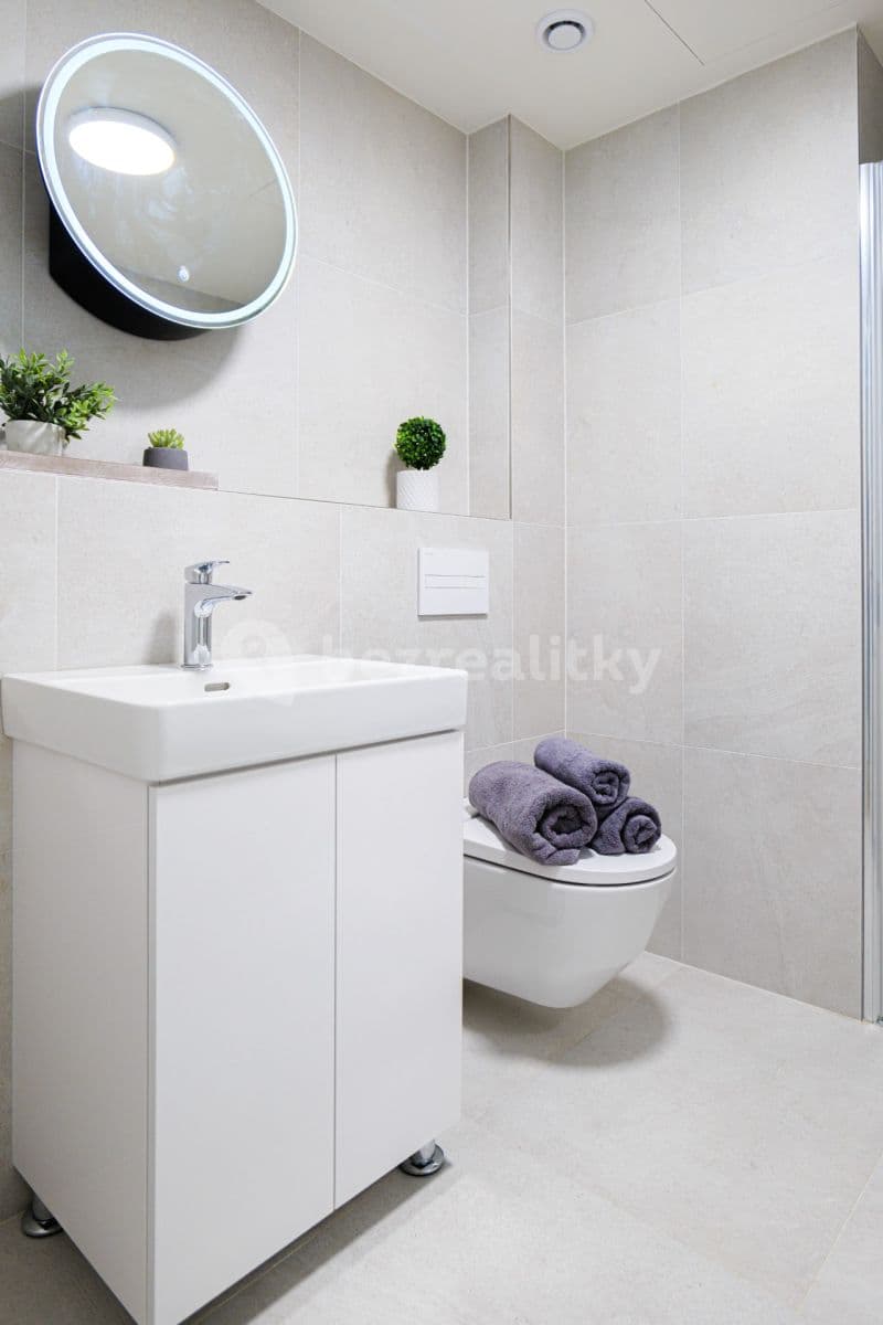 Prenájom bytu 1-izbový 34 m², U Lihovaru, Praha, Praha Prenájom bytu 1-izbový 34 m², U Lihovaru, Praha, Praha