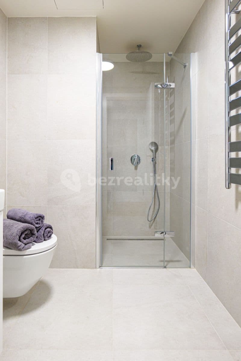 Prenájom bytu 1-izbový 34 m², U Lihovaru, Praha, Praha Prenájom bytu 1-izbový 34 m², U Lihovaru, Praha, Praha