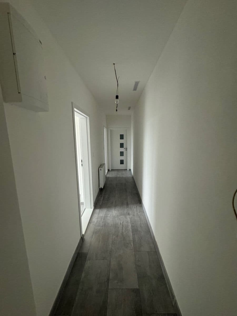 Prenájom bytu 2-izbový 60 m², Sokolovská, Karlovy Vary, Karlovarský kraj Prenájom bytu 2-izbový 60 m², Sokolovská, Karlovy Vary, Karlovarský kraj