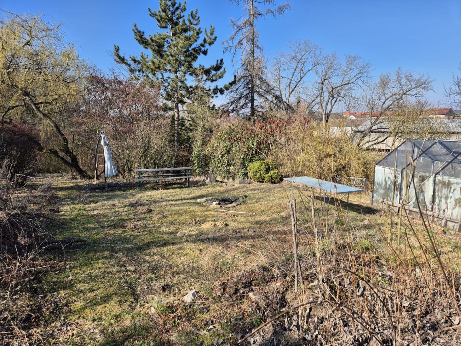 Prenájom pozemku 1.000 m², Veleň, Středočeský kraj Prenájom pozemku 1.000 m², Veleň, Středočeský kraj