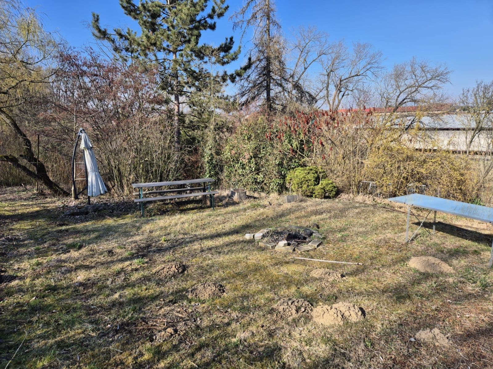 Prenájom pozemku 1.000 m², Veleň, Středočeský kraj Prenájom pozemku 1.000 m², Veleň, Středočeský kraj