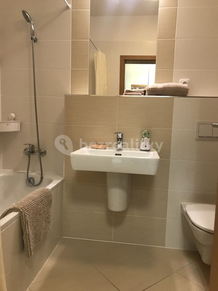 Prenájom bytu 1-izbový 35 m², Praha, Praha Prenájom bytu 1-izbový 35 m², Praha, Praha
