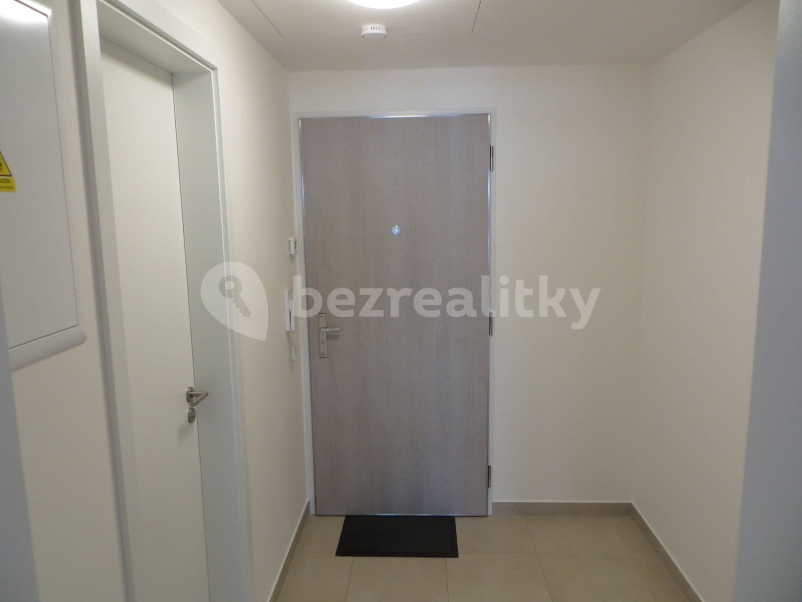 Prenájom bytu 1-izbový 32 m², Poděbradská, Praha, Praha Prenájom bytu 1-izbový 32 m², Poděbradská, Praha, Praha
