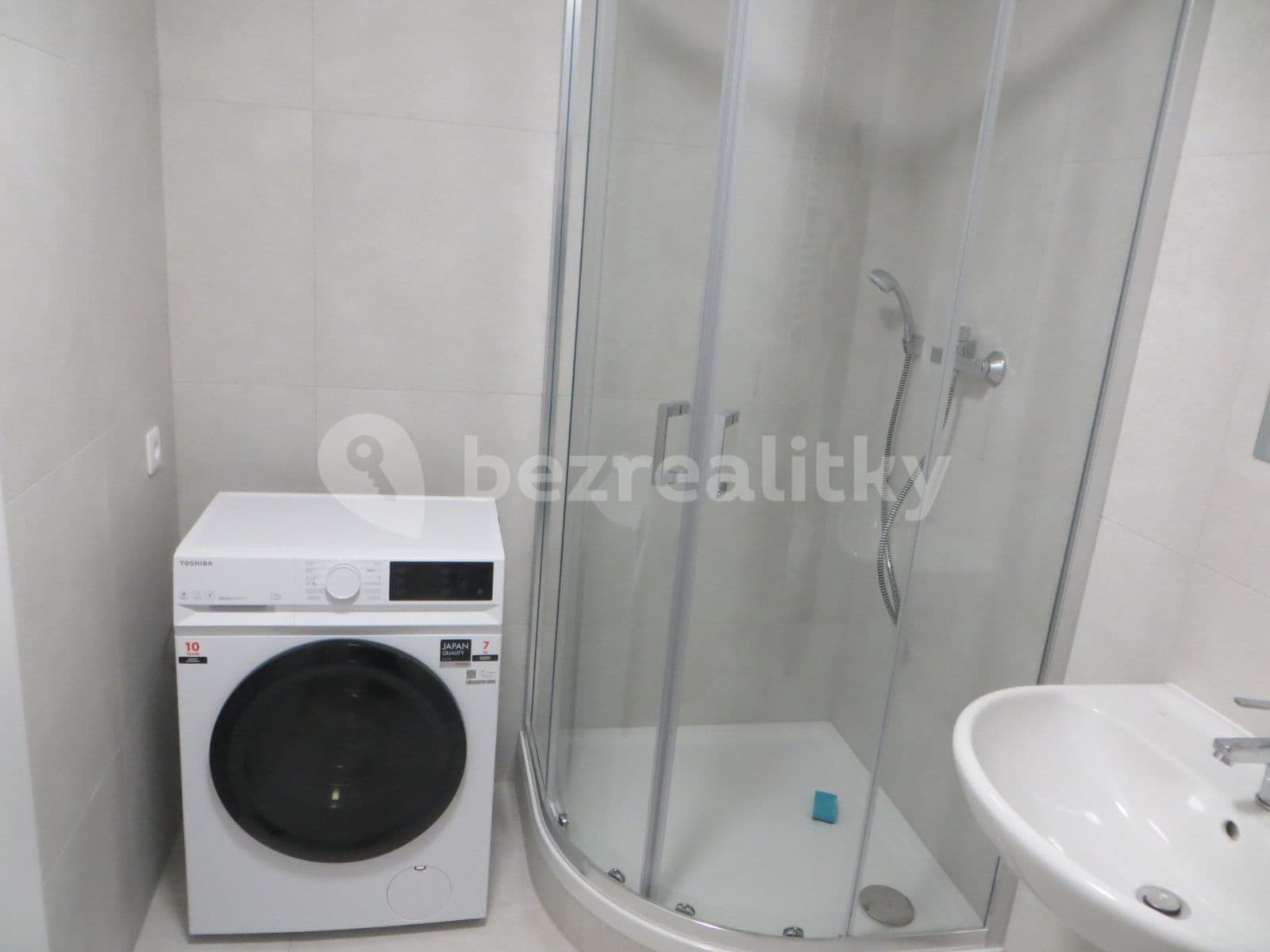 Prenájom bytu 1-izbový 32 m², Poděbradská, Praha, Praha Prenájom bytu 1-izbový 32 m², Poděbradská, Praha, Praha