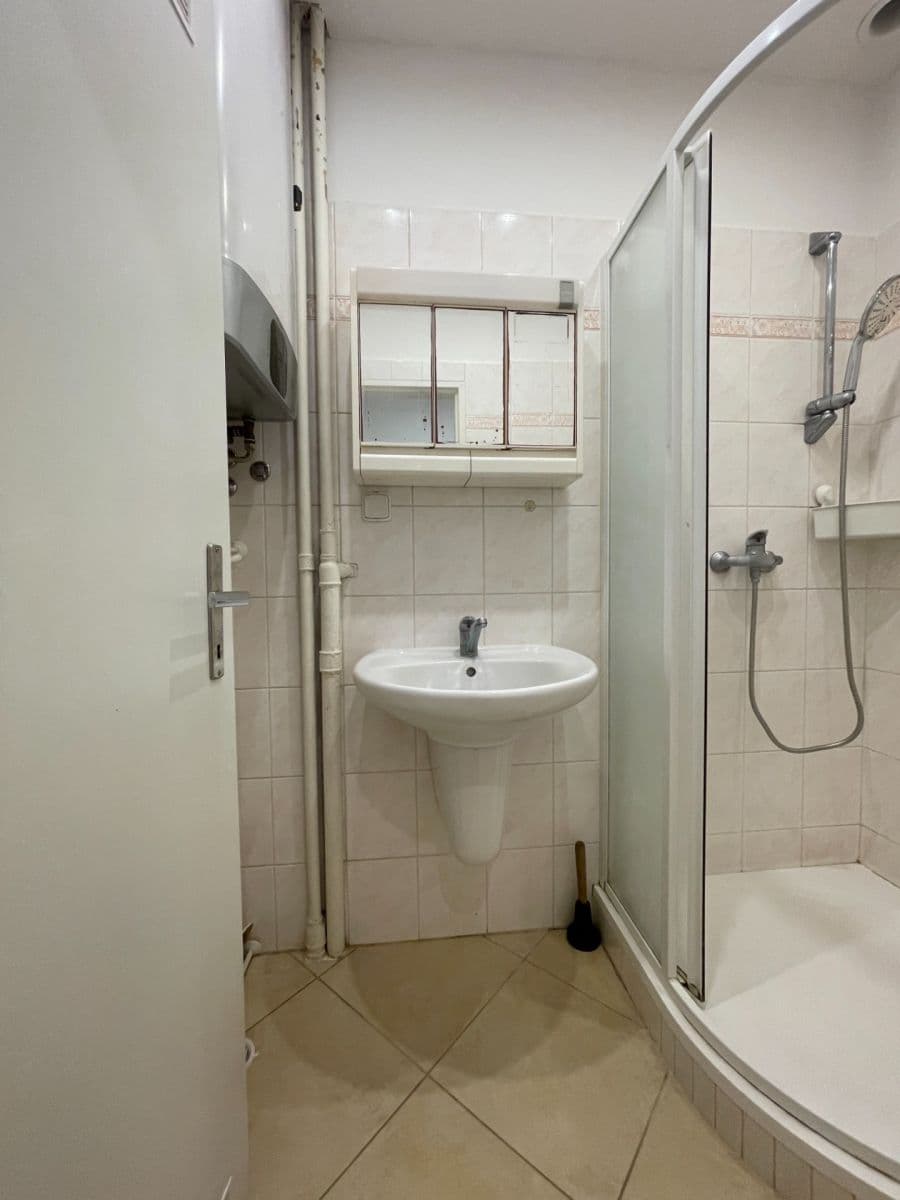 Prenájom bytu 1-izbový 34 m², Střední, Brno, Jihomoravský kraj Prenájom bytu 1-izbový 34 m², Střední, Brno, Jihomoravský kraj