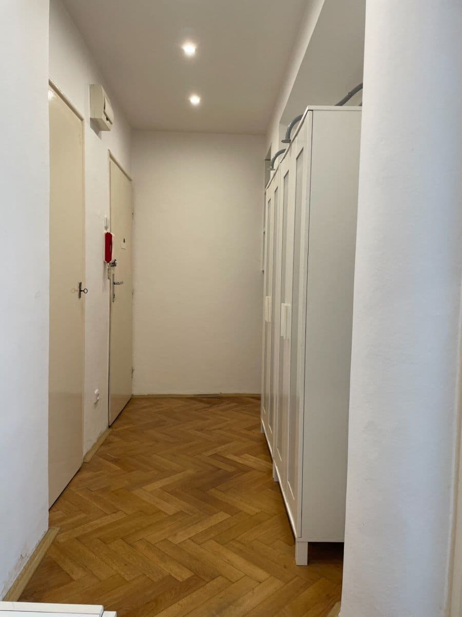 Prenájom bytu 1-izbový 34 m², Střední, Brno, Jihomoravský kraj Prenájom bytu 1-izbový 34 m², Střední, Brno, Jihomoravský kraj