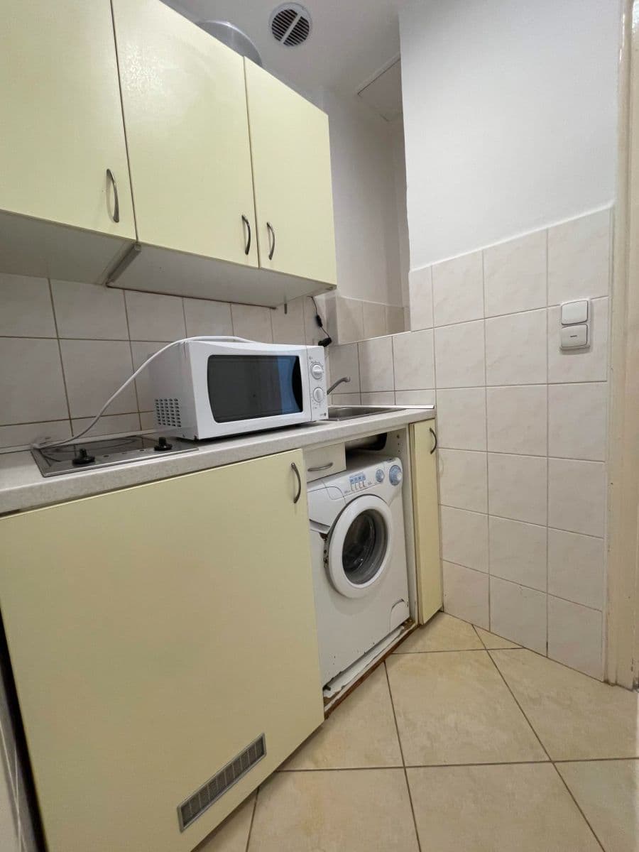 Prenájom bytu 1-izbový 34 m², Střední, Brno, Jihomoravský kraj Prenájom bytu 1-izbový 34 m², Střední, Brno, Jihomoravský kraj