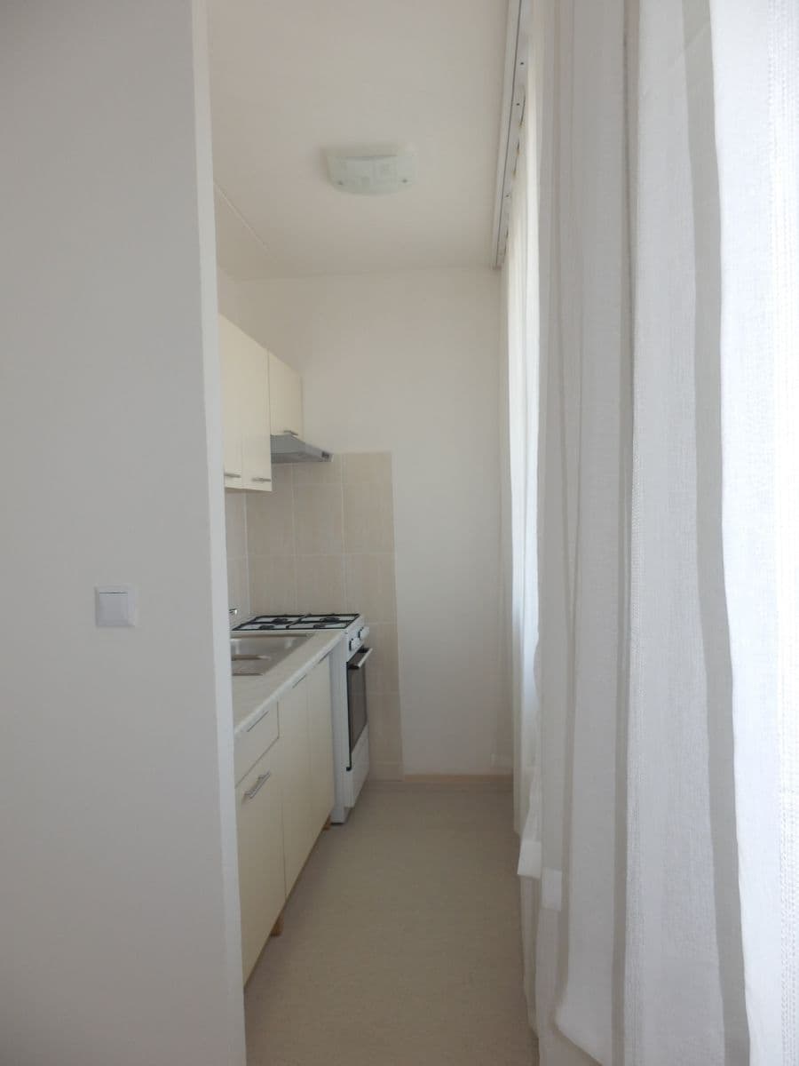 Prenájom bytu 1-izbový 32 m², Kaplická, Praha, Praha Prenájom bytu 1-izbový 32 m², Kaplická, Praha, Praha
