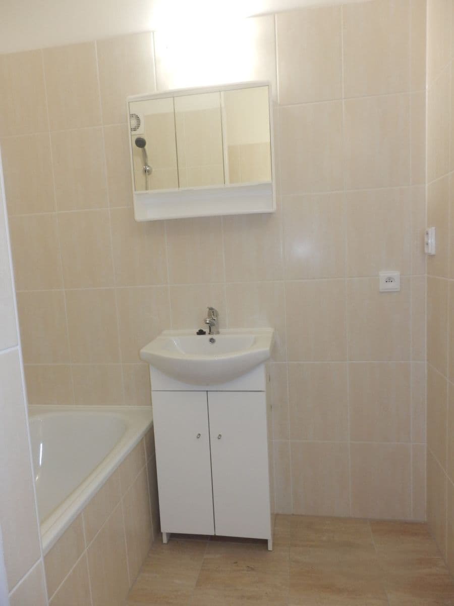 Prenájom bytu 1-izbový 32 m², Kaplická, Praha, Praha Prenájom bytu 1-izbový 32 m², Kaplická, Praha, Praha