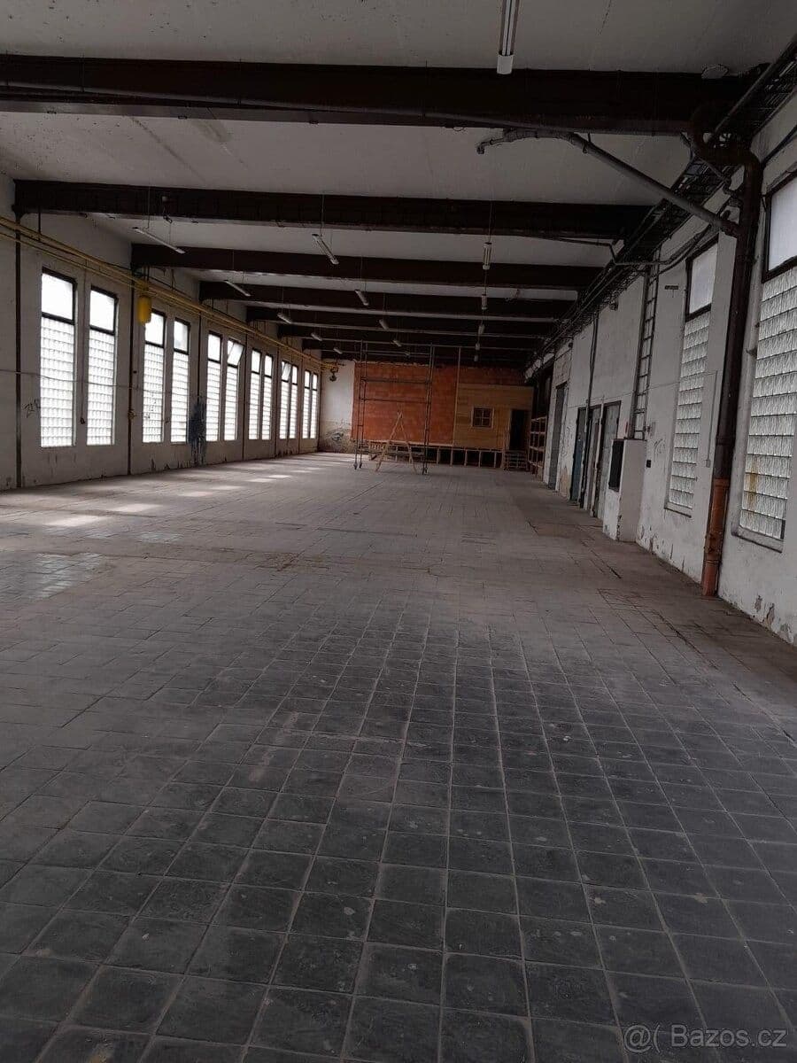 Prenájom nebytového priestoru 550 m², Otvovice, Středočeský kraj Prenájom nebytového priestoru 550 m², Otvovice, Středočeský kraj