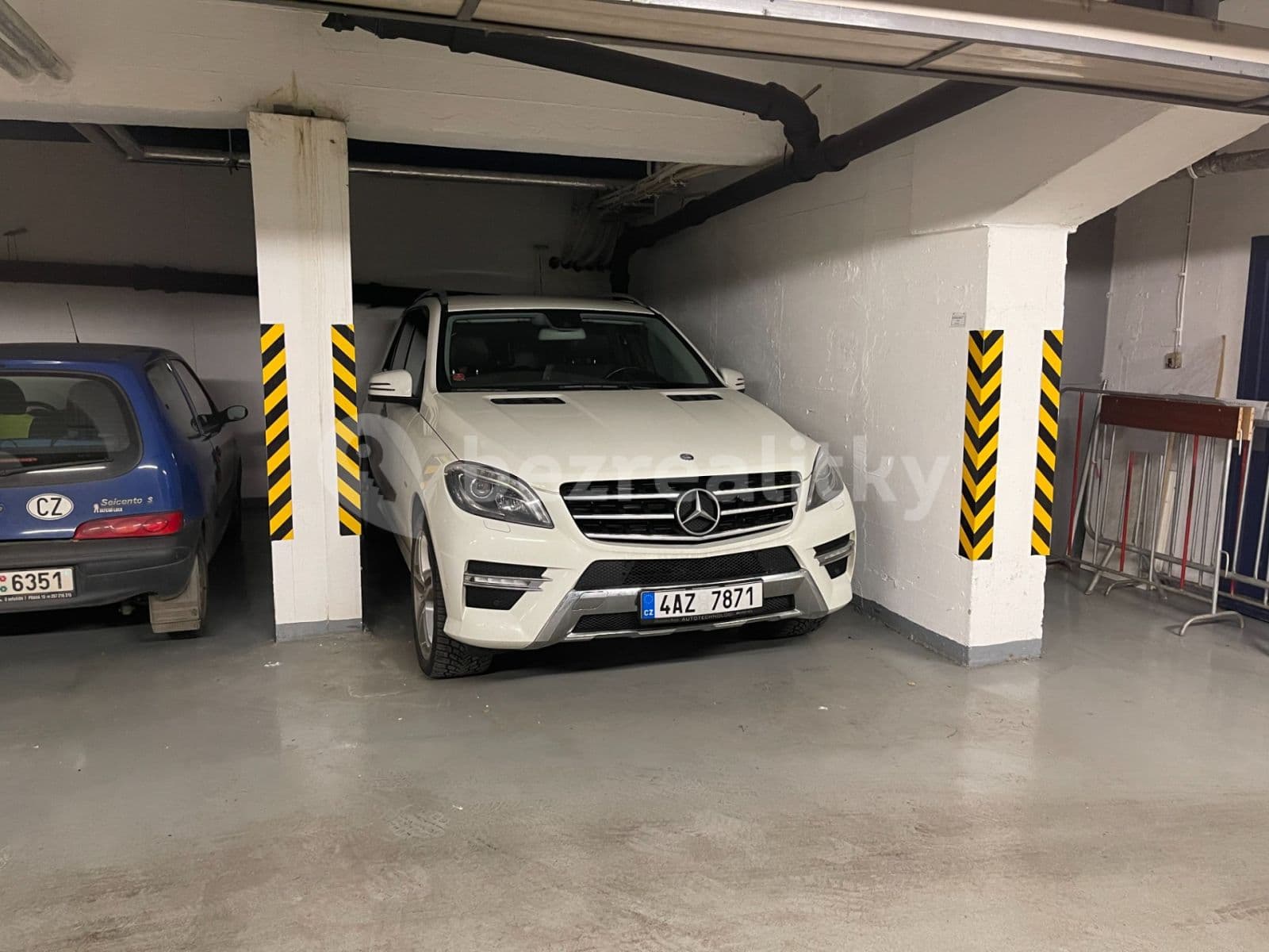 Prenájom garáže 16 m², Roháčova, Praha, Praha Prenájom garáže 16 m², Roháčova, Praha, Praha