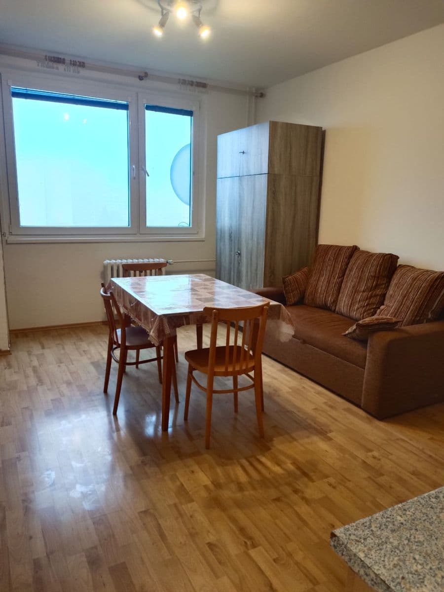 Prenájom bytu 2-izbový 47 m², Durychova, Hradec Králové, Královéhradecký kraj Prenájom bytu 2-izbový 47 m², Durychova, Hradec Králové, Královéhradecký kraj