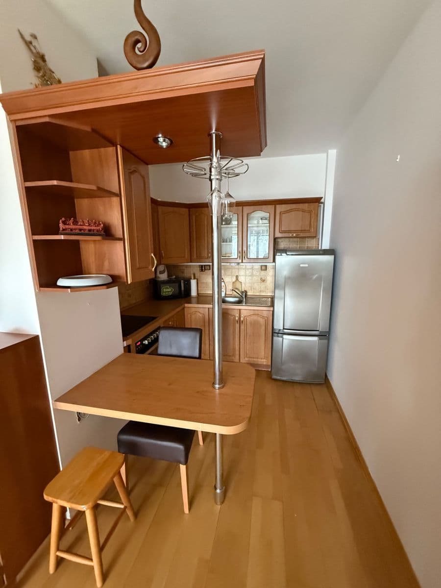 Prenájom bytu 1-izbový 35 m², Malkovského, Praha, Praha Prenájom bytu 1-izbový 35 m², Malkovského, Praha, Praha