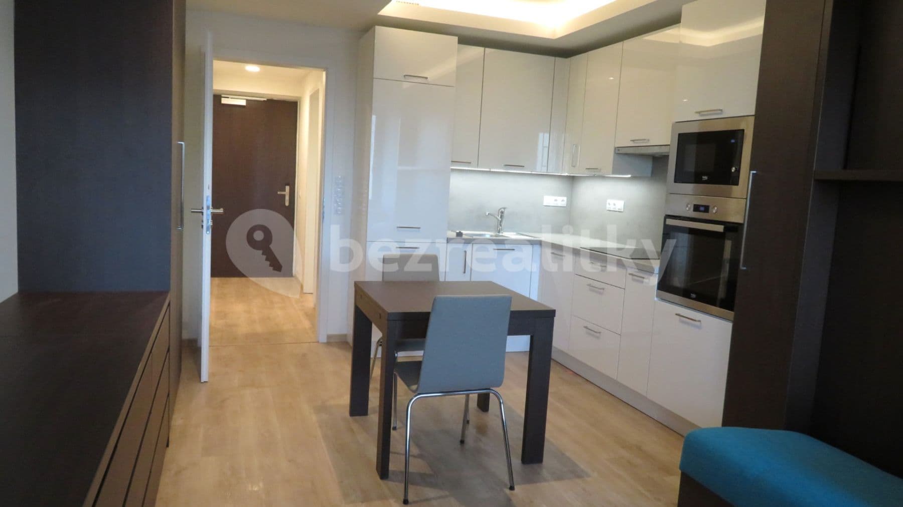 Prenájom bytu 1-izbový 30 m², Mukařovského, Praha, Praha Prenájom bytu 1-izbový 30 m², Mukařovského, Praha, Praha