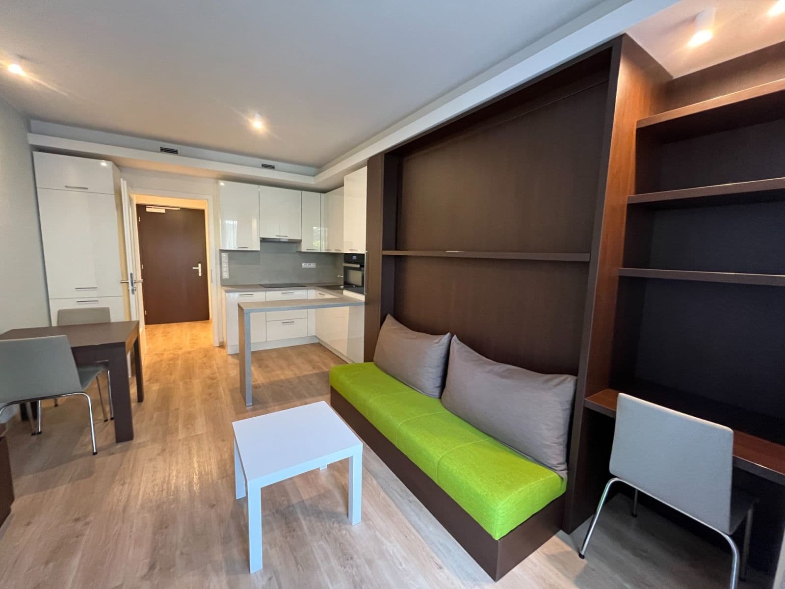 Prenájom bytu 1-izbový 30 m², Mukařovského, Praha, Praha Prenájom bytu 1-izbový 30 m², Mukařovského, Praha, Praha