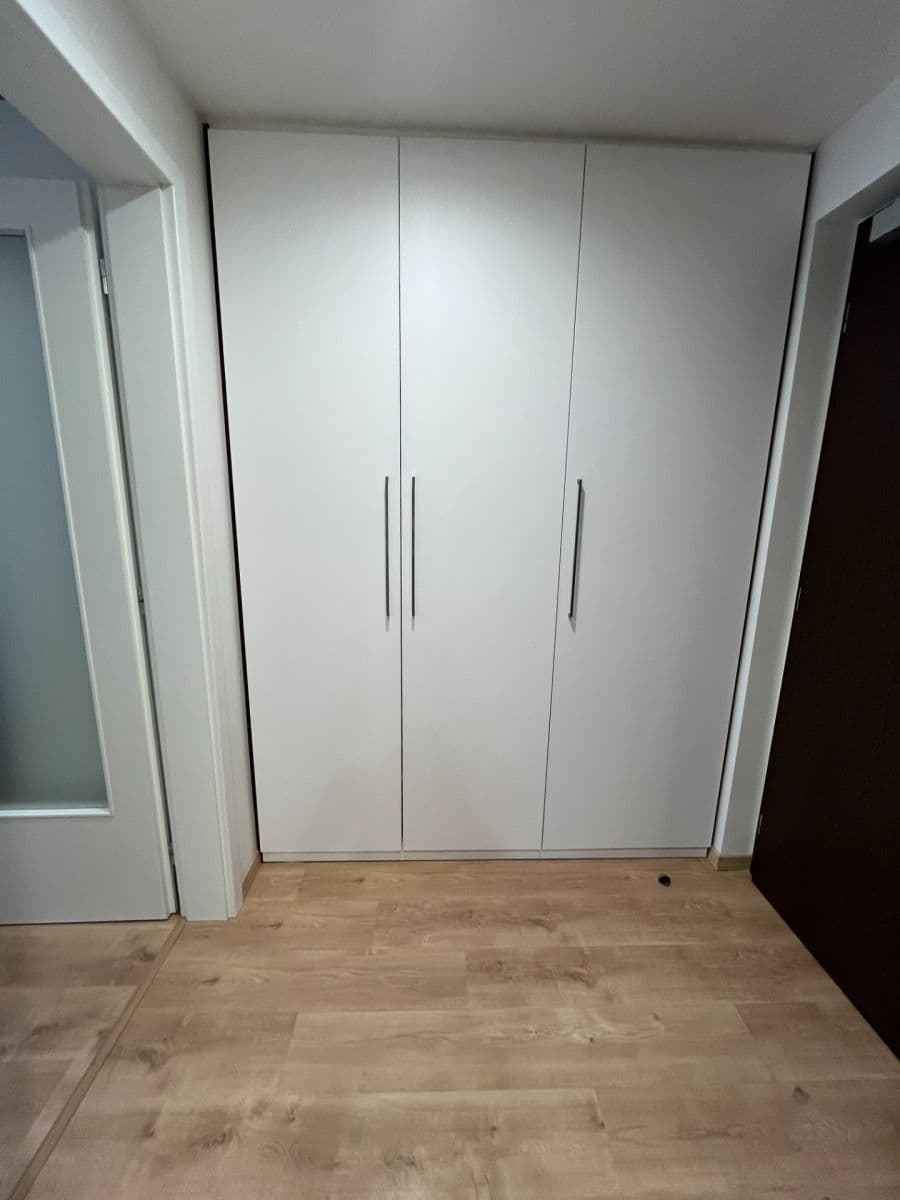 Prenájom bytu 1-izbový 30 m², Mukařovského, Praha, Praha Prenájom bytu 1-izbový 30 m², Mukařovského, Praha, Praha