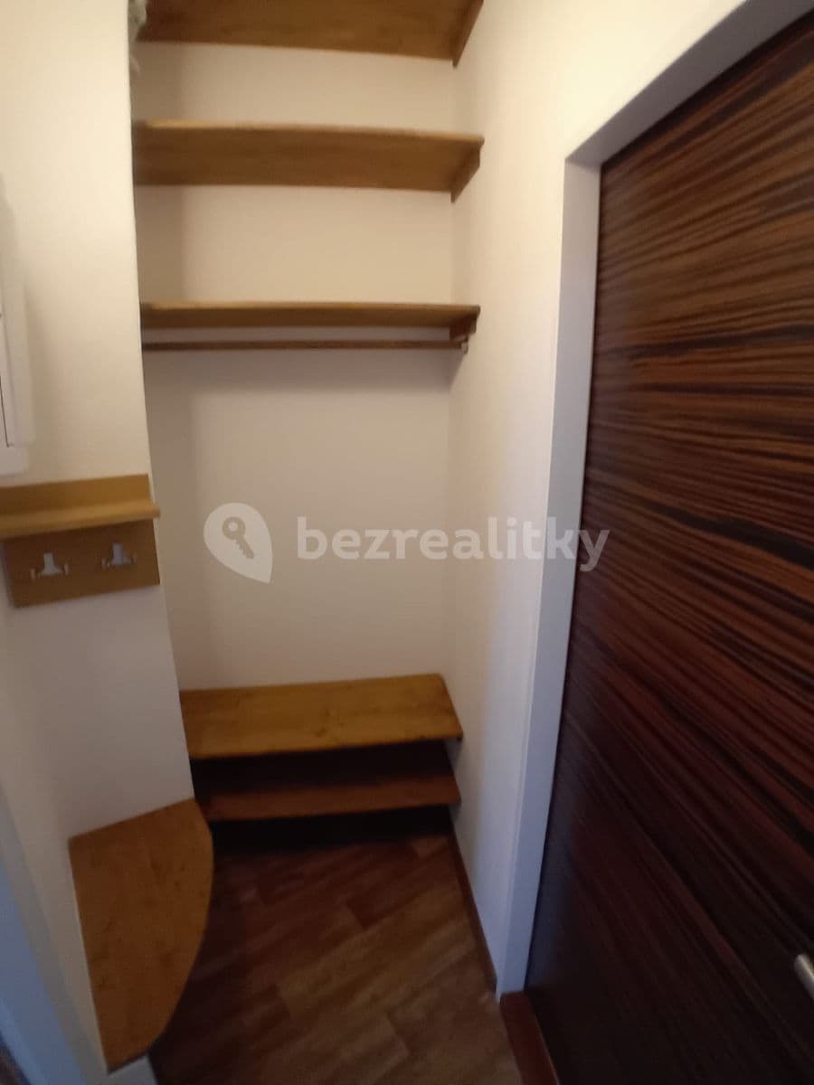 Prenájom bytu 1-izbový 36 m², Zeyerova, Karlovy Vary, Karlovarský kraj Prenájom bytu 1-izbový 36 m², Zeyerova, Karlovy Vary, Karlovarský kraj