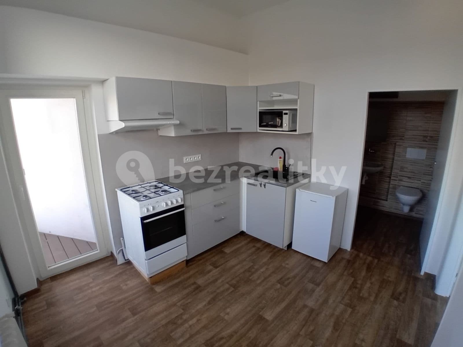 Prenájom bytu 1-izbový 36 m², Zeyerova, Karlovy Vary, Karlovarský kraj Prenájom bytu 1-izbový 36 m², Zeyerova, Karlovy Vary, Karlovarský kraj