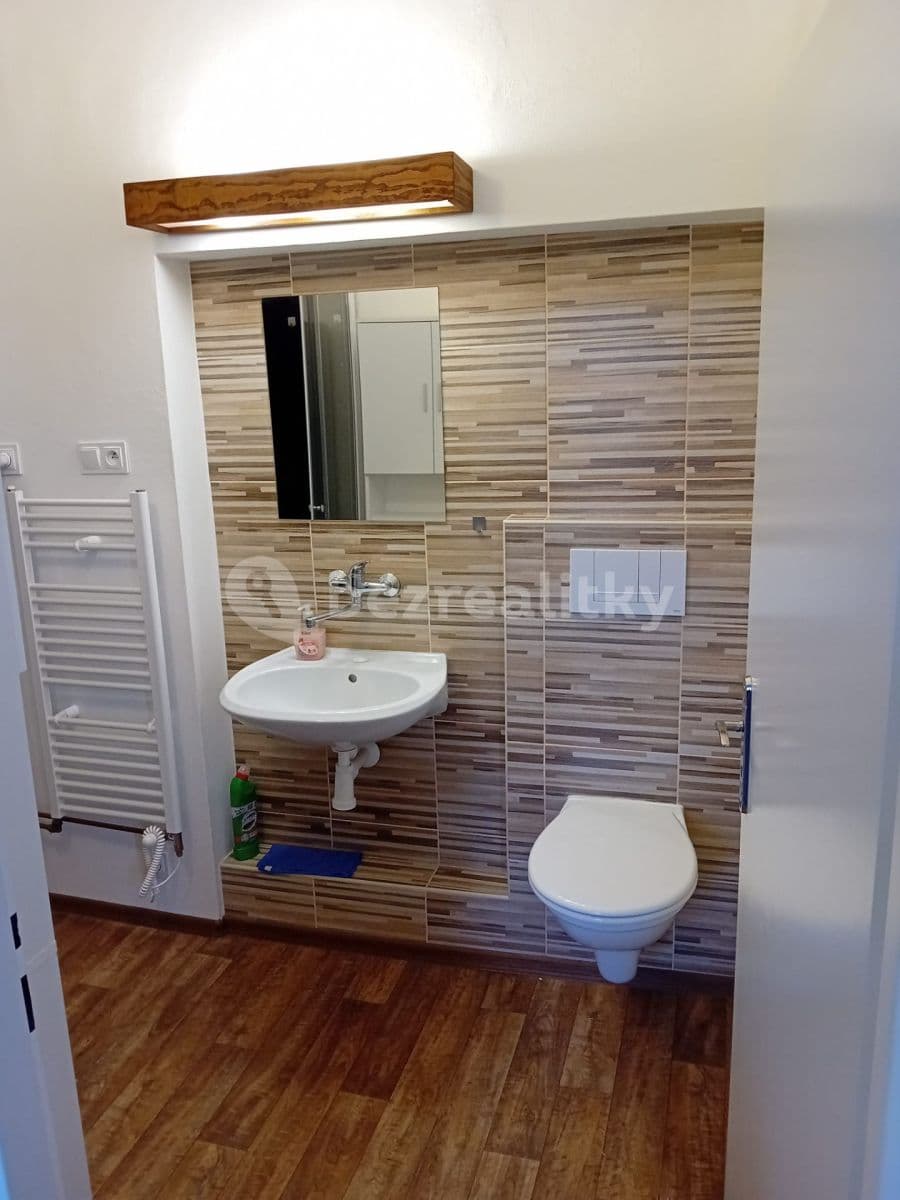 Prenájom bytu 1-izbový 36 m², Zeyerova, Karlovy Vary, Karlovarský kraj Prenájom bytu 1-izbový 36 m², Zeyerova, Karlovy Vary, Karlovarský kraj
