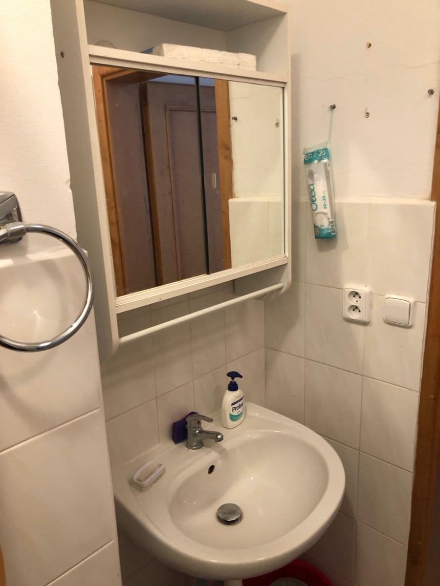 Prenájom bytu 2-izbový 39 m², Mečeříž, Středočeský kraj Prenájom bytu 2-izbový 39 m², Mečeříž, Středočeský kraj