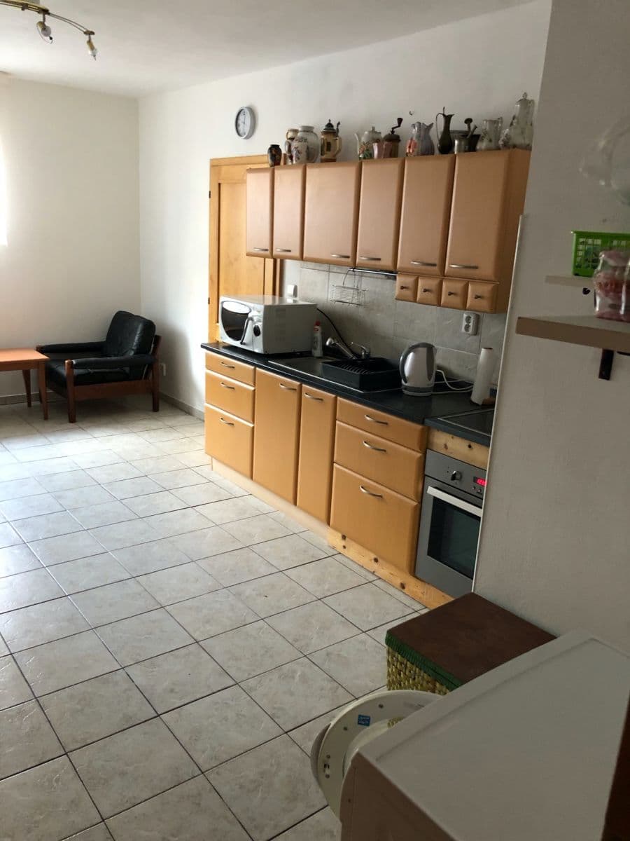 Prenájom bytu 2-izbový 39 m², Mečeříž, Středočeský kraj Prenájom bytu 2-izbový 39 m², Mečeříž, Středočeský kraj