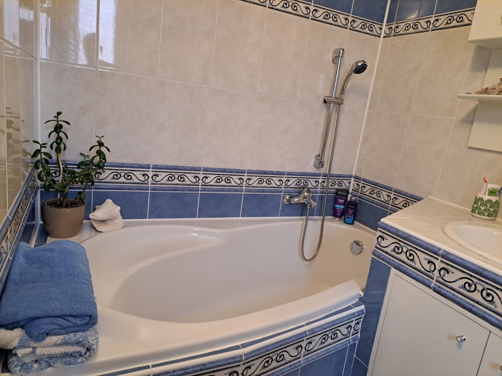 Prenájom bytu 2-izbový 60 m², Vrázova, Teplice, Ústecký kraj Prenájom bytu 2-izbový 60 m², Vrázova, Teplice, Ústecký kraj