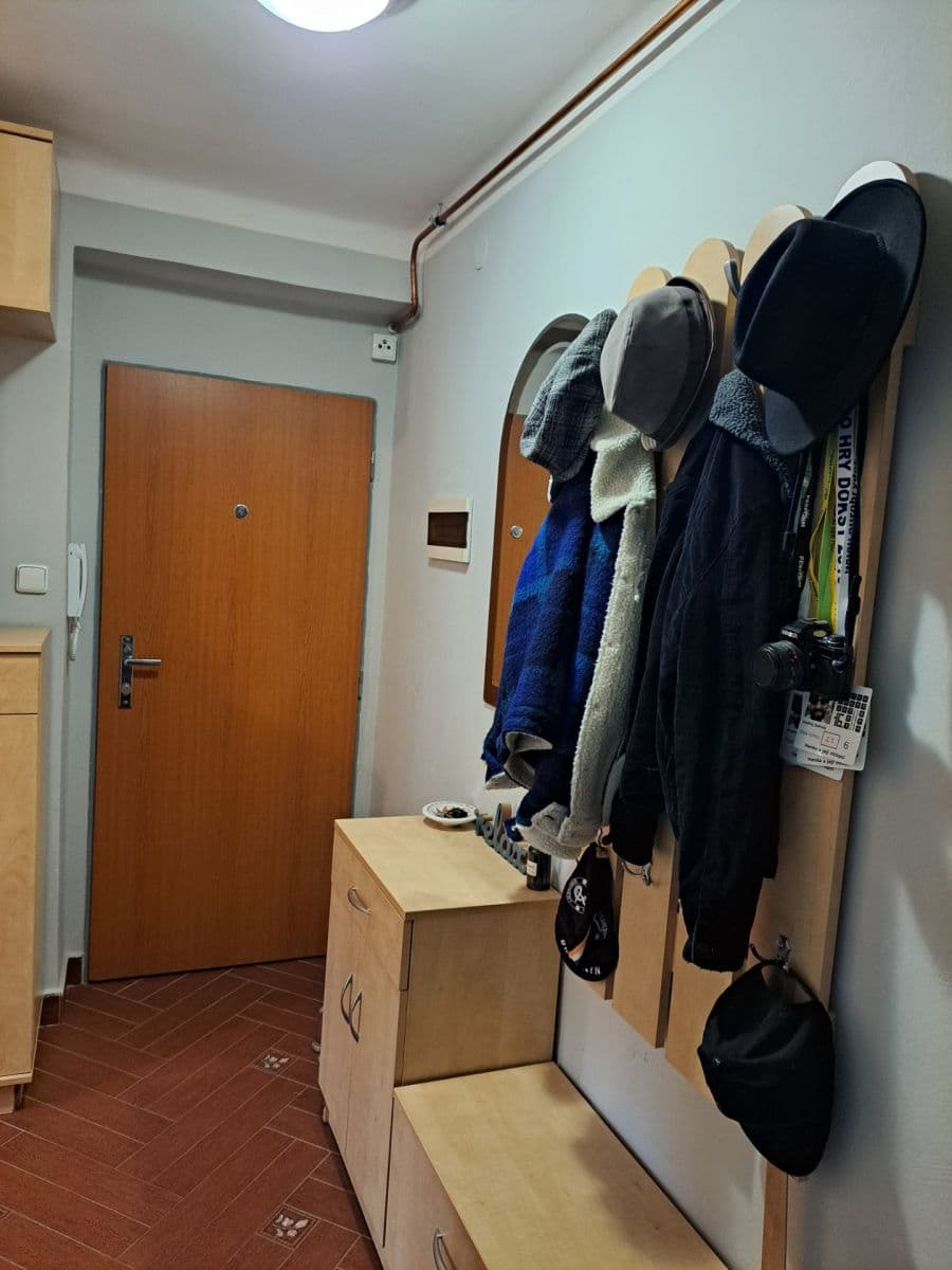 Prenájom bytu 2-izbový 60 m², Vrázova, Teplice, Ústecký kraj Prenájom bytu 2-izbový 60 m², Vrázova, Teplice, Ústecký kraj