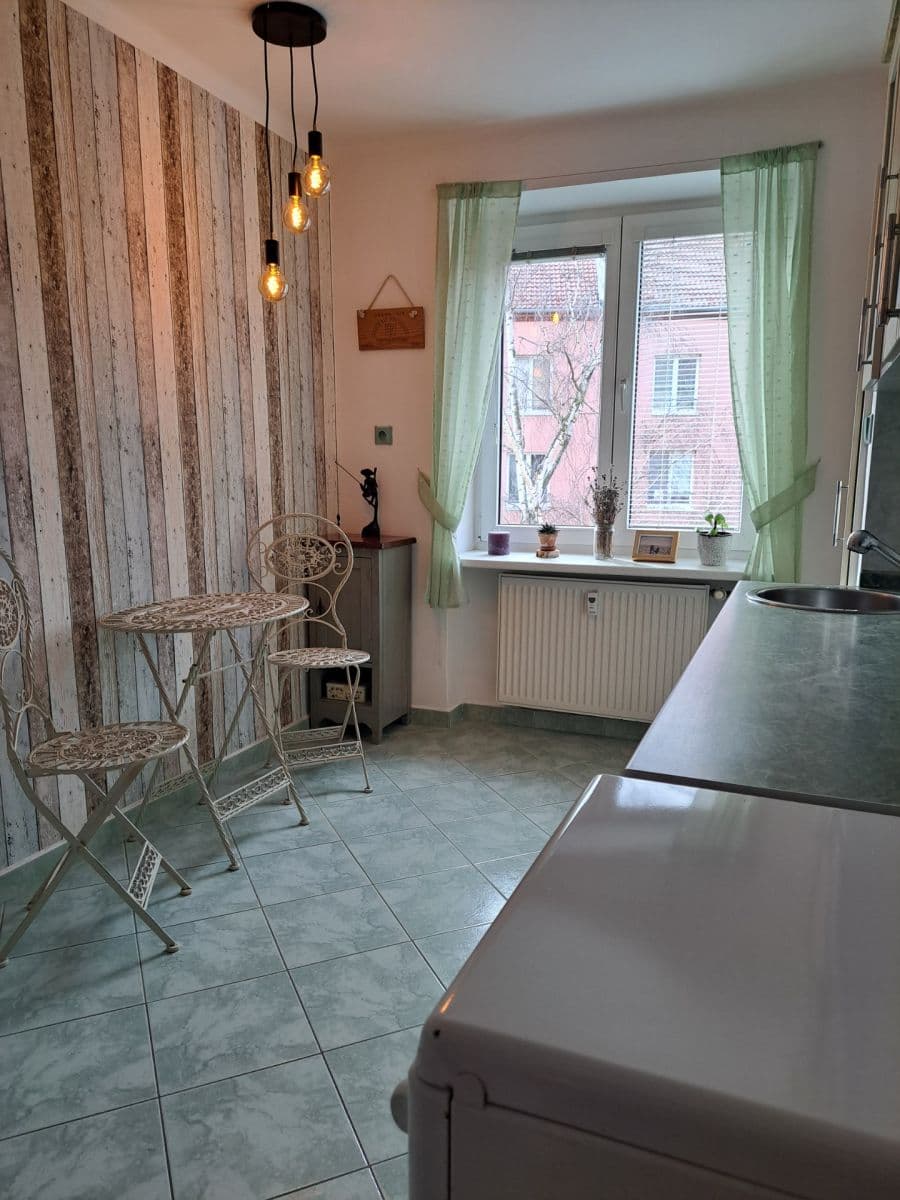 Prenájom bytu 2-izbový 60 m², Vrázova, Teplice, Ústecký kraj Prenájom bytu 2-izbový 60 m², Vrázova, Teplice, Ústecký kraj