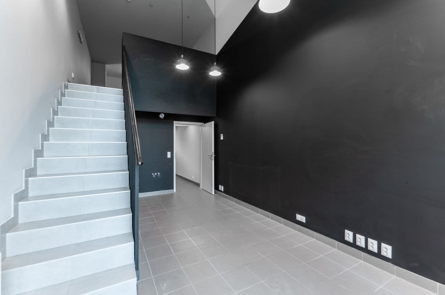 Prenájom nebytového priestoru 54 m², U Mlýnského kanálu, Praha, Praha Prenájom nebytového priestoru 54 m², U Mlýnského kanálu, Praha, Praha