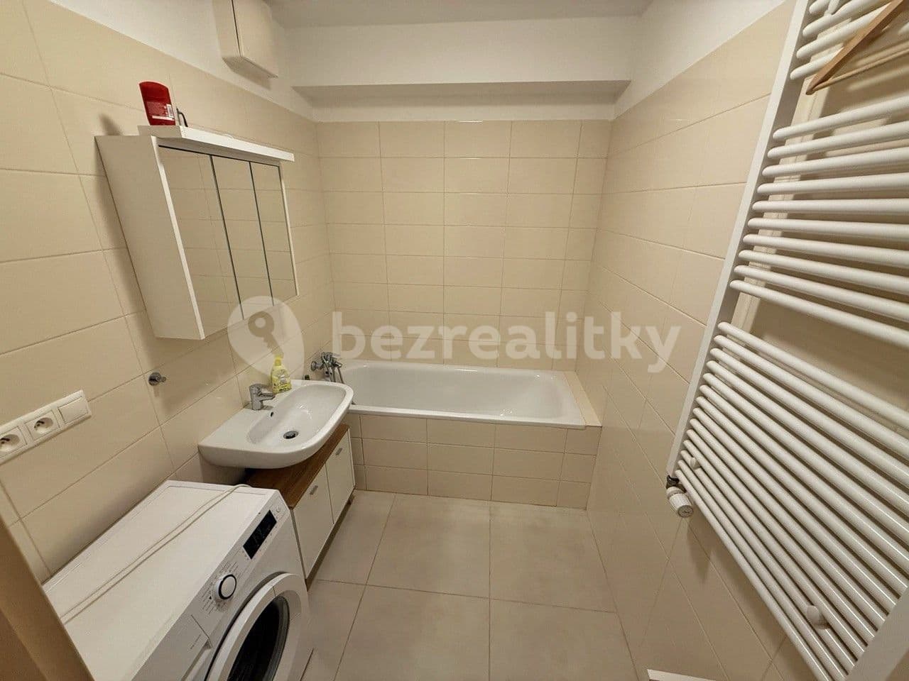 Prenájom bytu 1-izbový 34 m², U Hostavického potoka, Praha, Praha Prenájom bytu 1-izbový 34 m², U Hostavického potoka, Praha, Praha