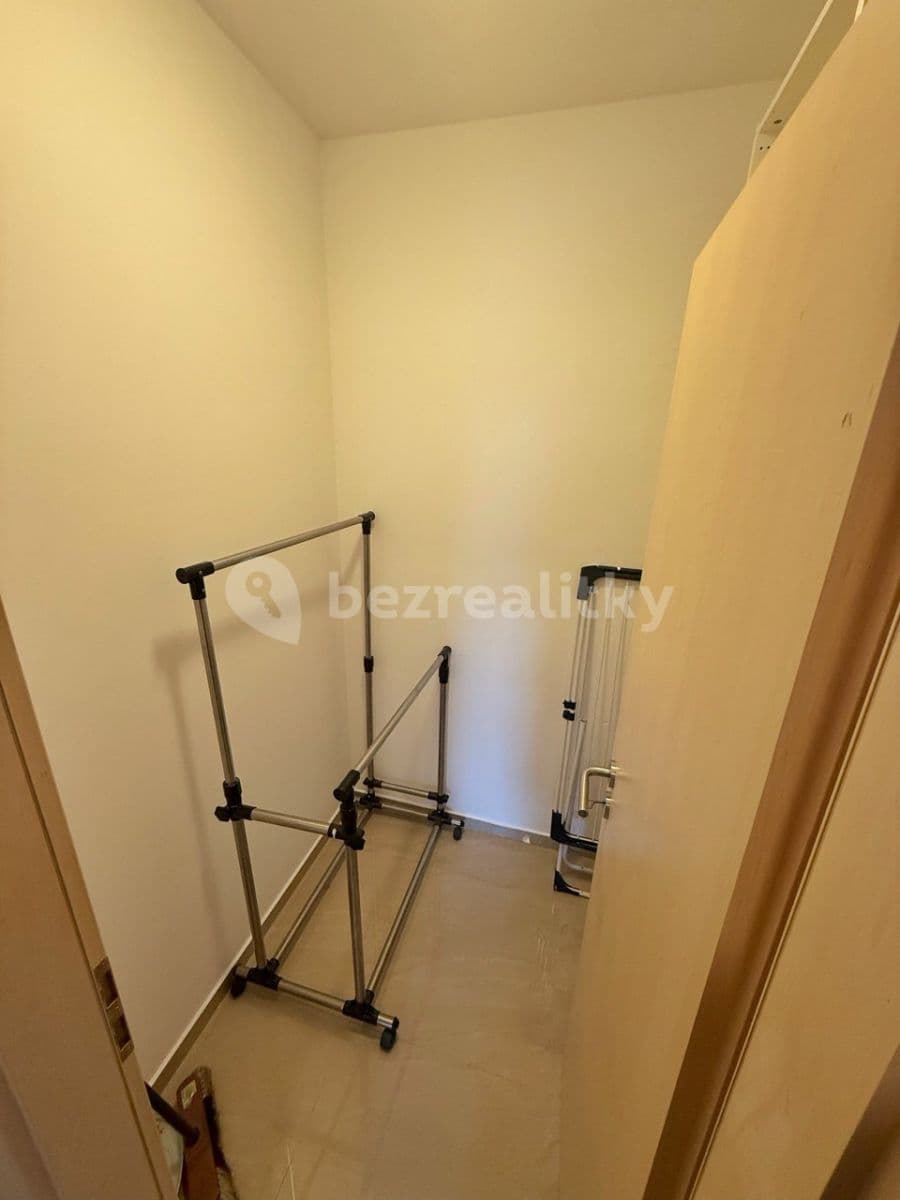 Prenájom bytu 1-izbový 34 m², U Hostavického potoka, Praha, Praha Prenájom bytu 1-izbový 34 m², U Hostavického potoka, Praha, Praha