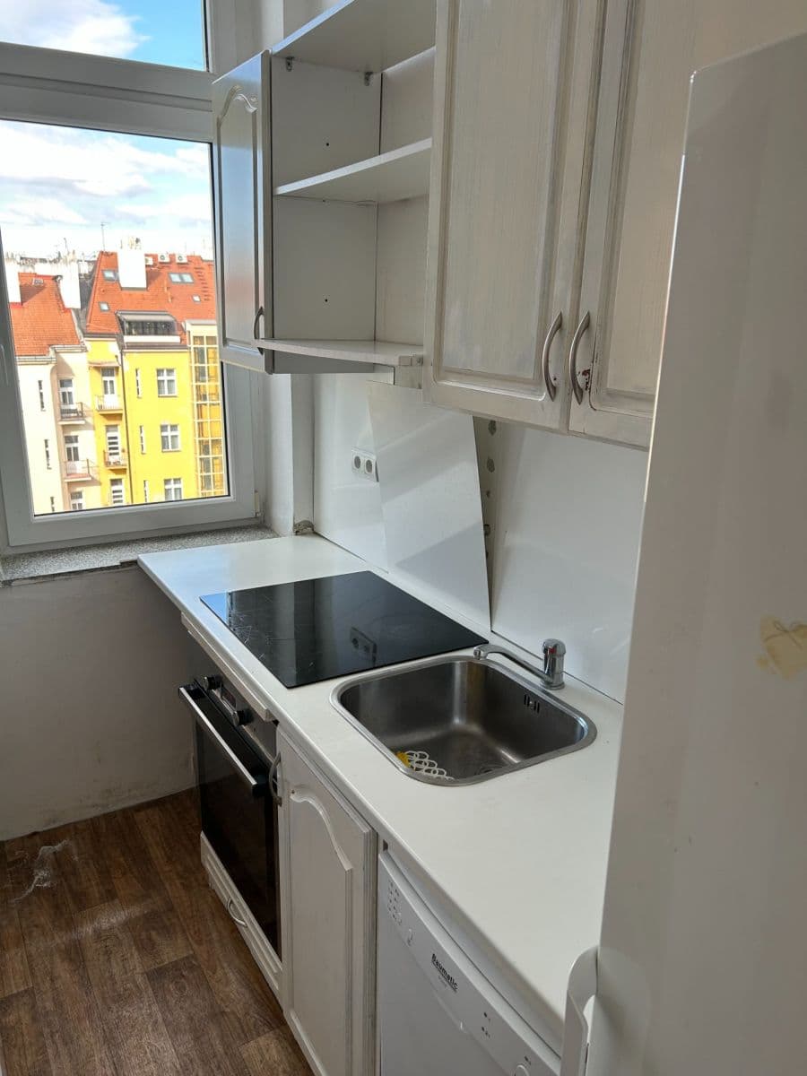 Prenájom bytu 2-izbový 60 m², Římská, Praha, Praha Prenájom bytu 2-izbový 60 m², Římská, Praha, Praha