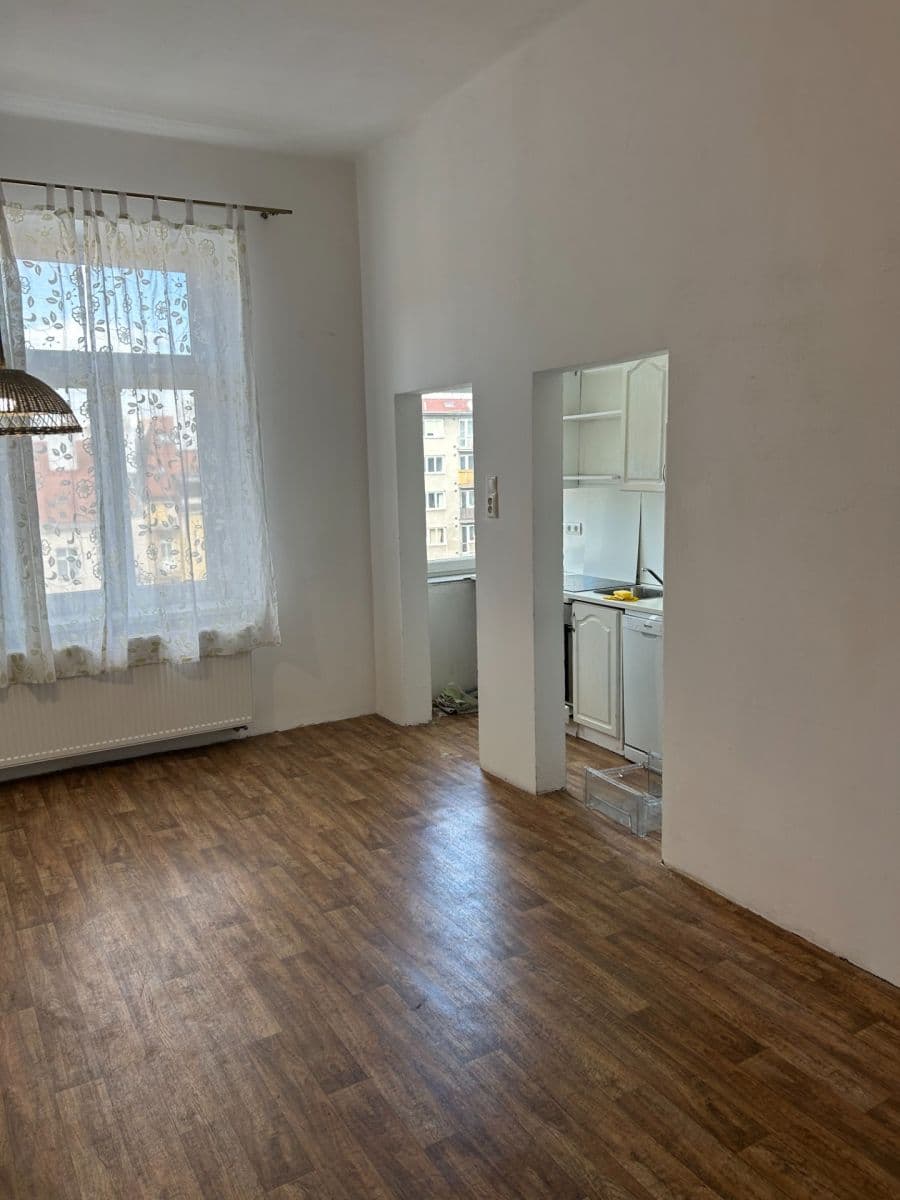 Prenájom bytu 2-izbový 60 m², Římská, Praha, Praha Prenájom bytu 2-izbový 60 m², Římská, Praha, Praha