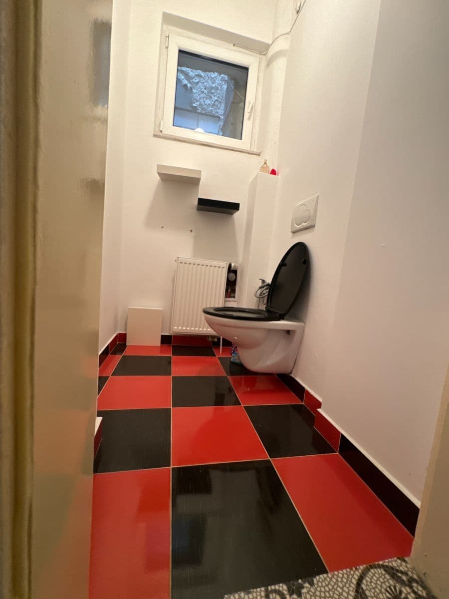 Prenájom bytu 2-izbový 60 m², Římská, Praha, Praha Prenájom bytu 2-izbový 60 m², Římská, Praha, Praha