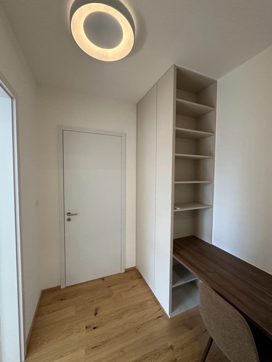 Prenájom bytu 2-izbový 64 m², Závišova, Praha, Praha Prenájom bytu 2-izbový 64 m², Závišova, Praha, Praha
