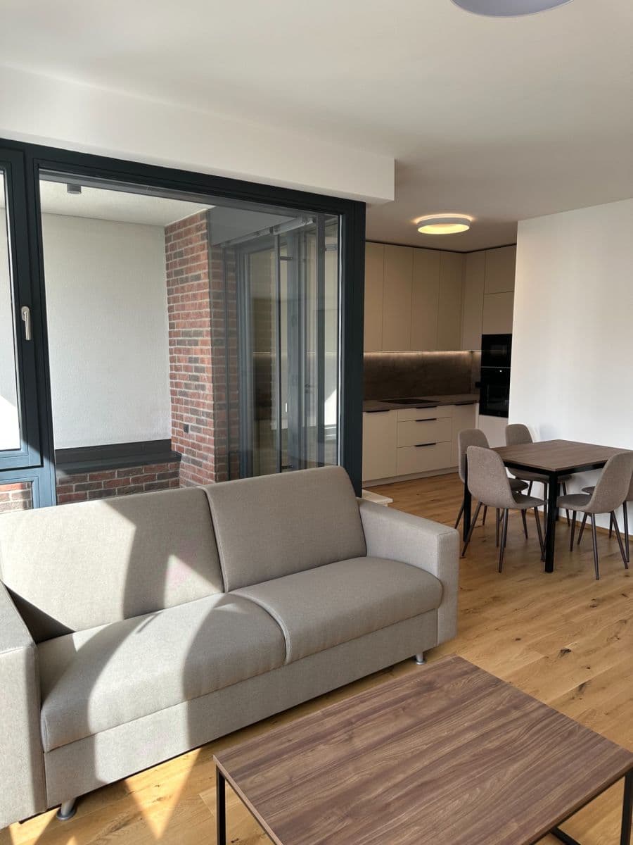 Prenájom bytu 2-izbový 64 m², Závišova, Praha, Praha Prenájom bytu 2-izbový 64 m², Závišova, Praha, Praha