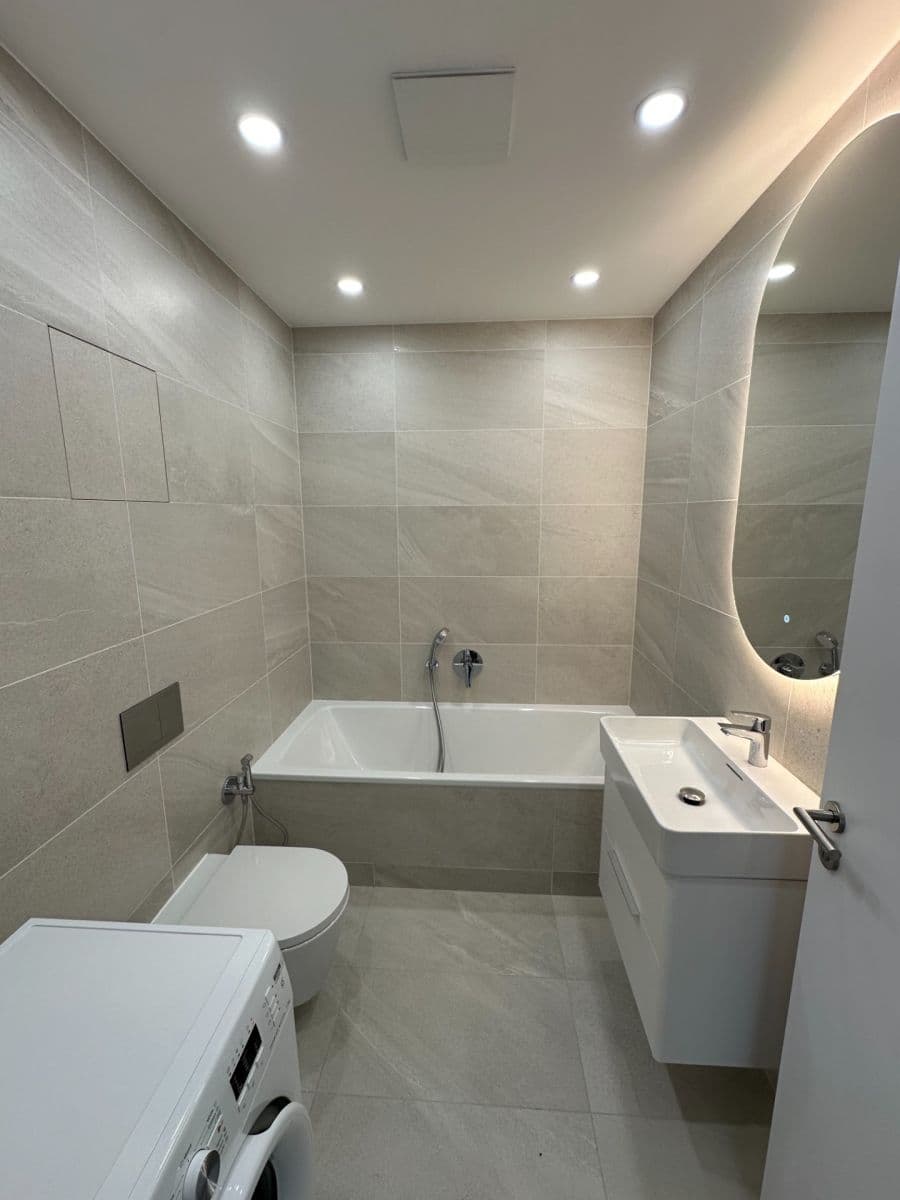 Prenájom bytu 2-izbový 64 m², Závišova, Praha, Praha Prenájom bytu 2-izbový 64 m², Závišova, Praha, Praha